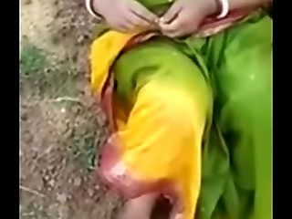 village-aunty-blowjob-fuck-with-lover-in-open-field-mms---XVIDEOSCOM