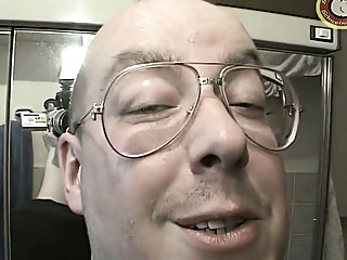 Schau dir dieses Video lieber nicht an, Schluckspecht Lilly