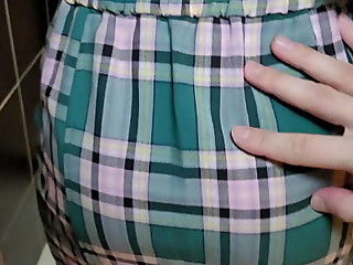 Cаught my step sister getting dressed in the toilet and cum in her pussy